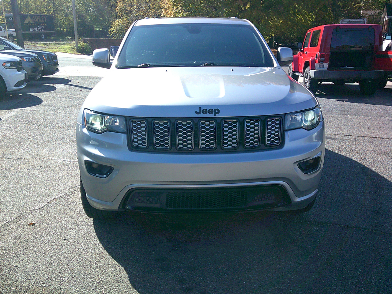 Jeep Grand Cherokee Laredo 2WD 2020 Jeep Grand Cherokee Laredo 2WD 2020