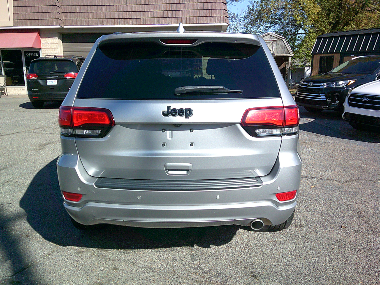 Jeep Grand Cherokee Laredo 2WD 2020 Jeep Grand Cherokee Laredo 2WD 2020