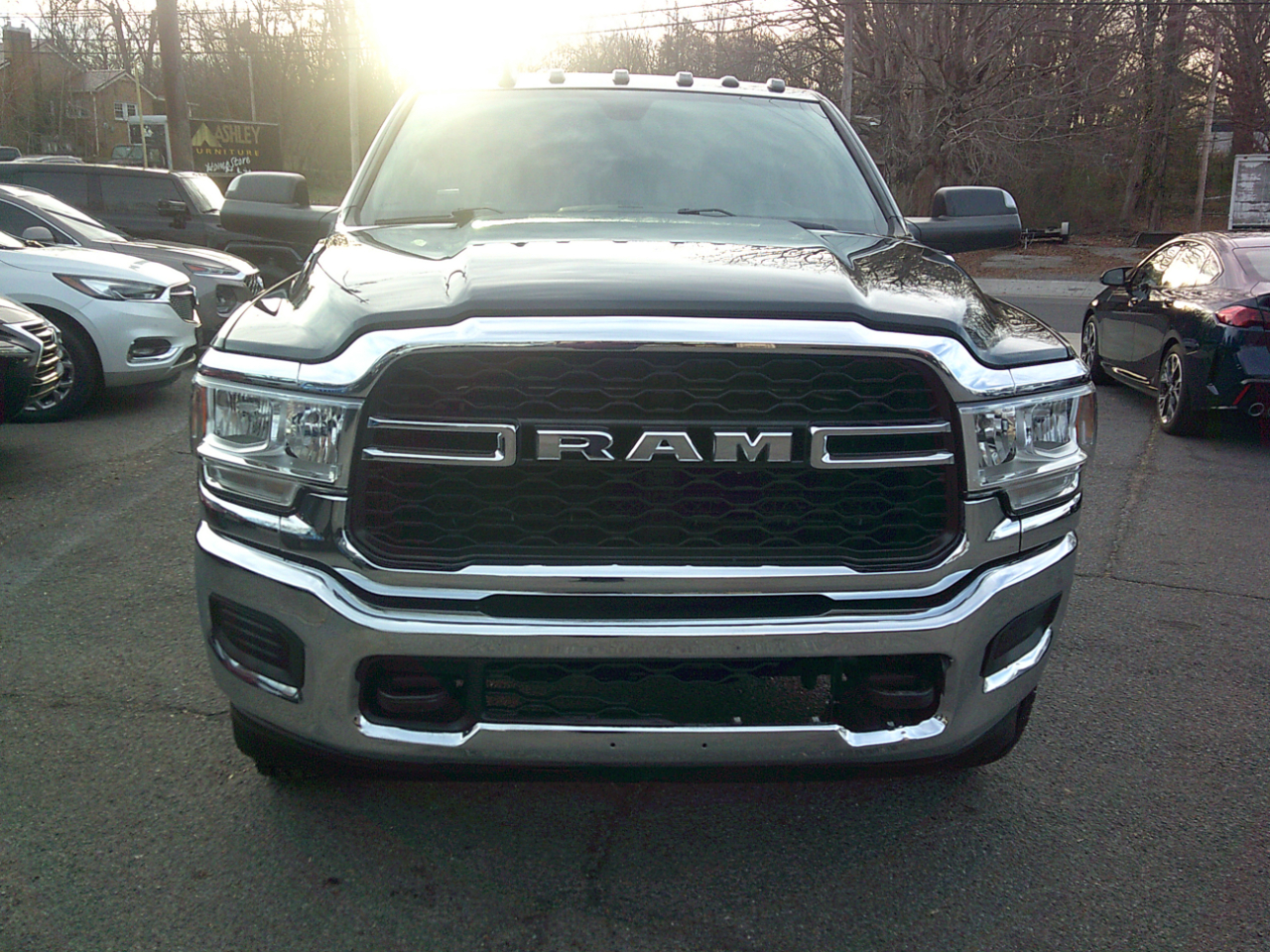 RAM 3500 Tradesman Regular Cab 4WD DRW 2022