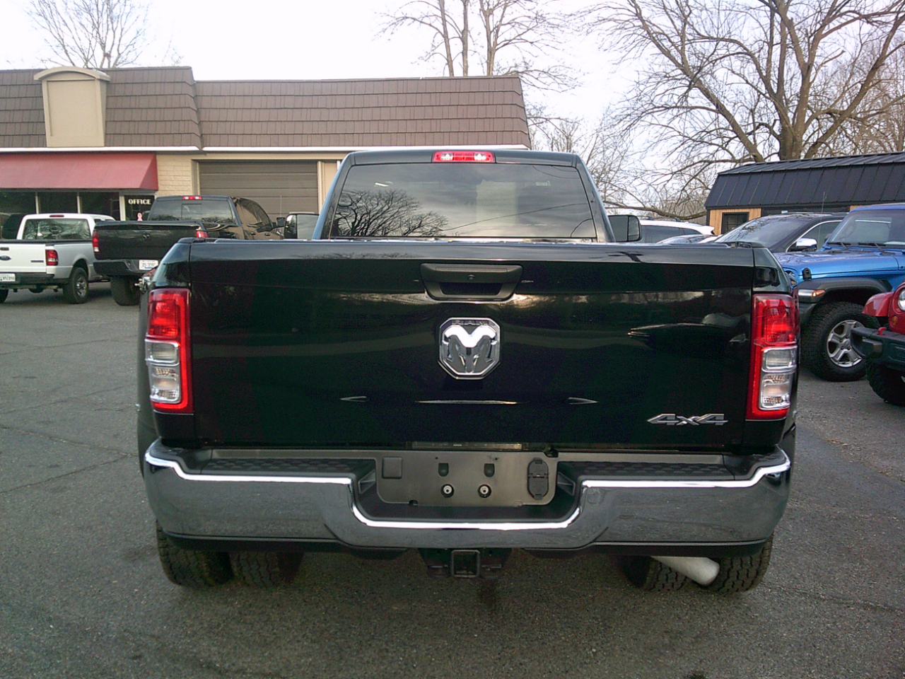 RAM 3500 Tradesman Regular Cab 4WD DRW 2022