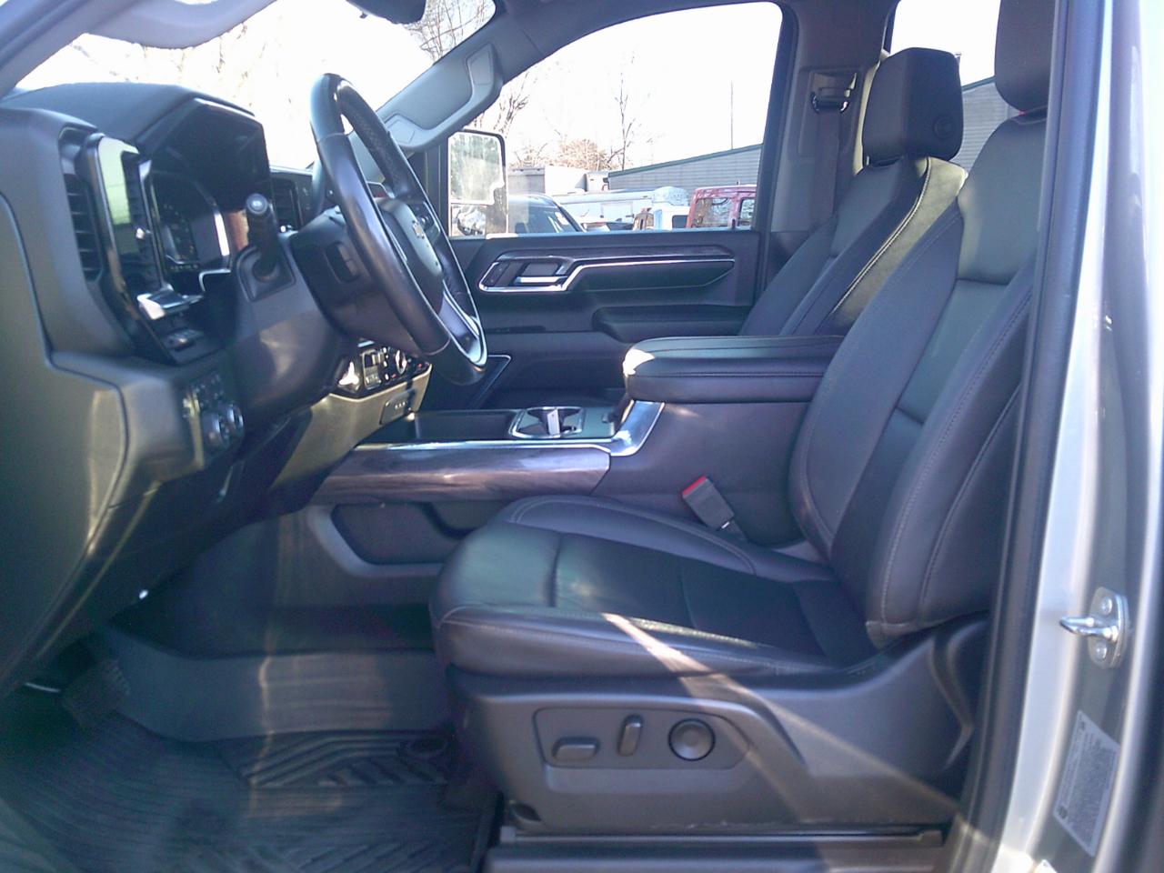 Chevrolet Silverado 2500HD LTZ Crew Cab Short Box 4WD 2024