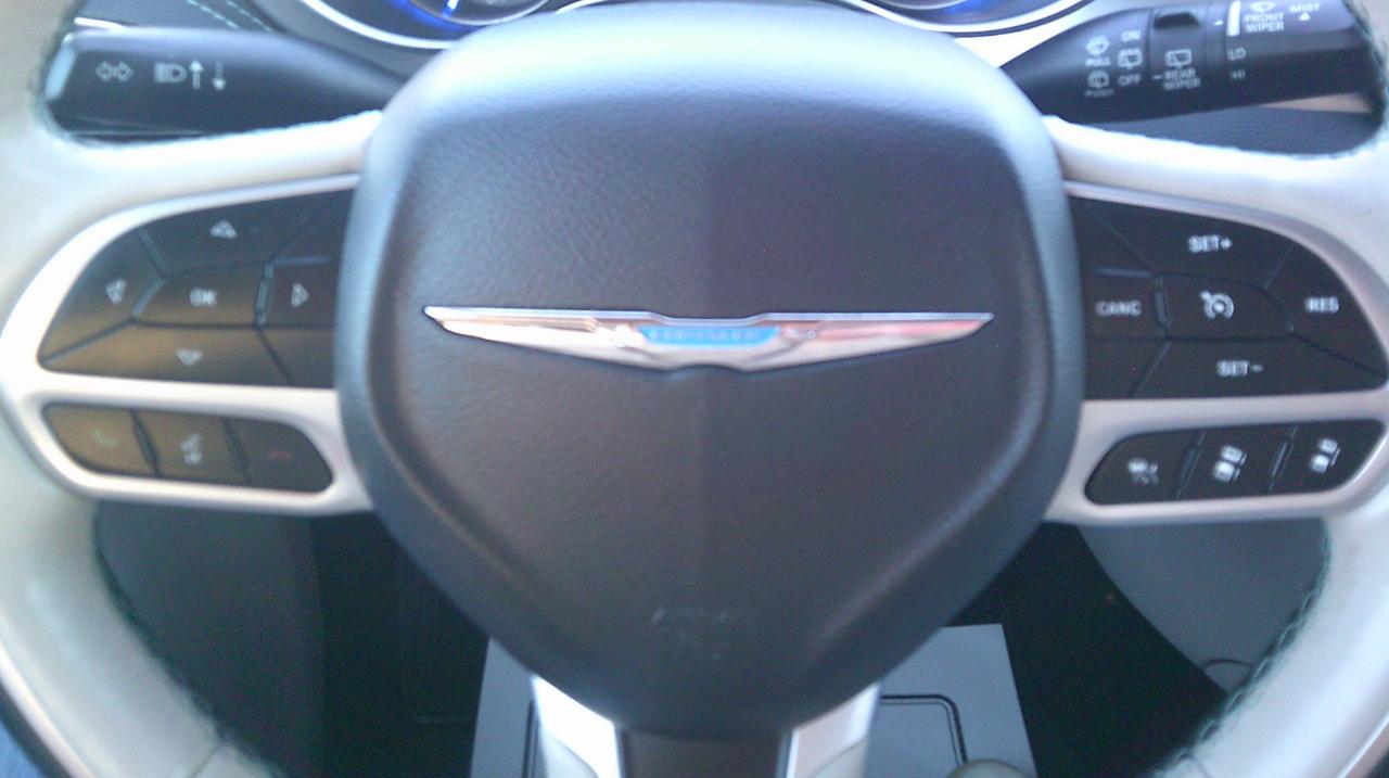 Chrysler Pacifica Hybrid Limited 2018