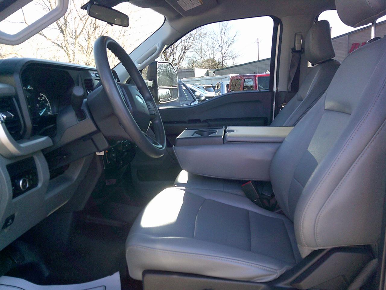 Ford F-250 SD XL Crew Cab 4WD 2023