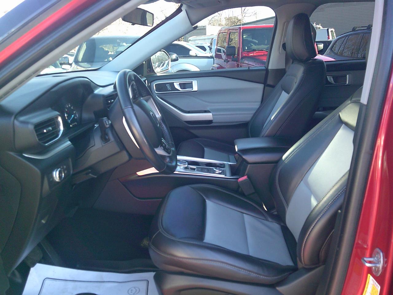 Ford Explorer XLT AWD 2022