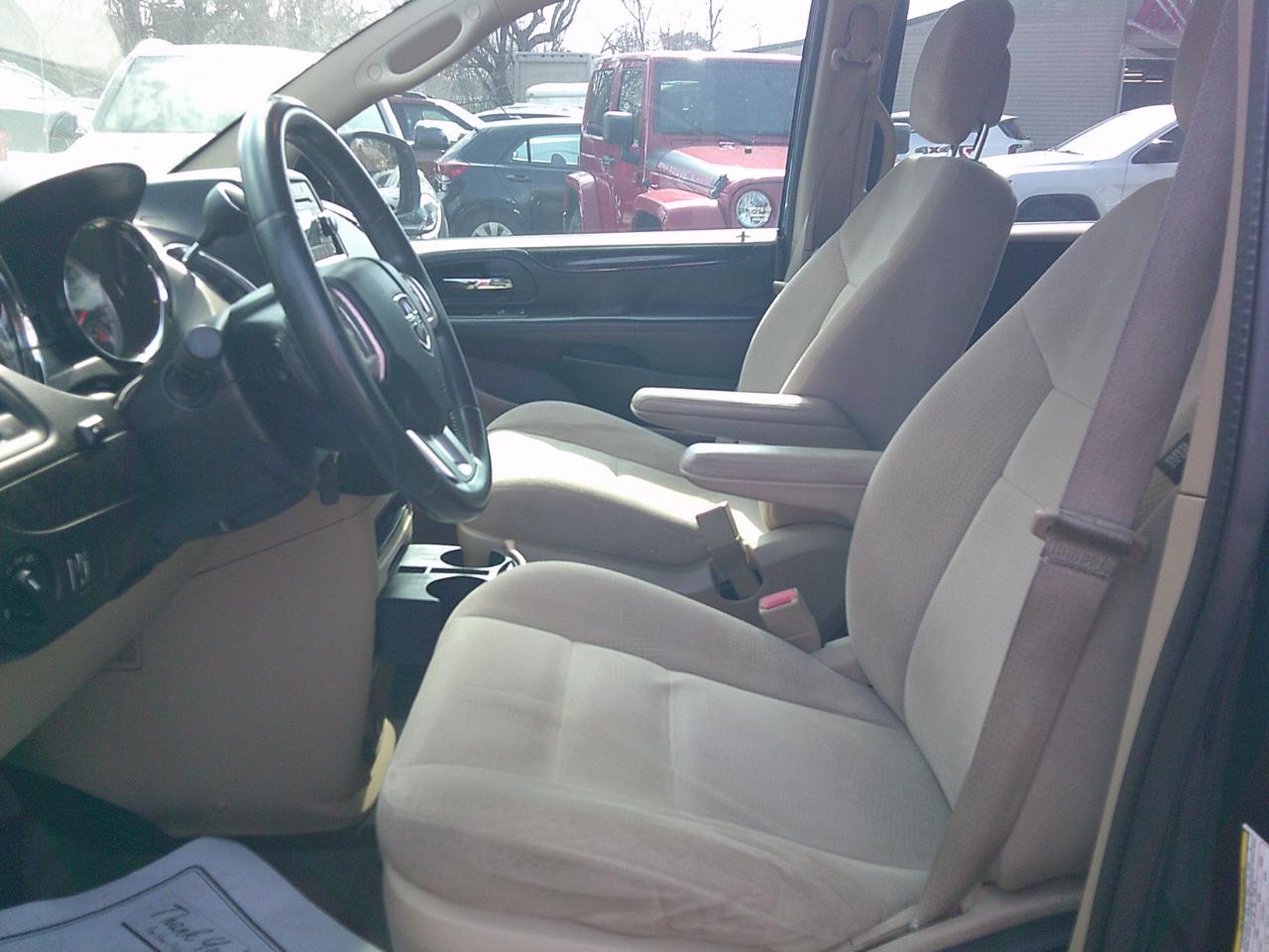 Dodge Grand Caravan SE 2014