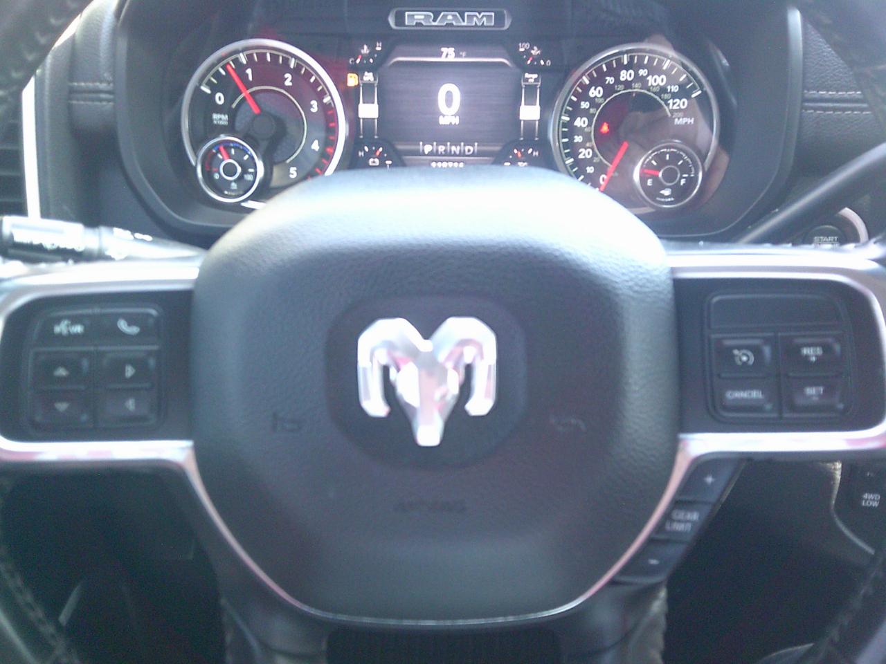 RAM 2500 Laramie Crew Cab SWB 4WD 2021