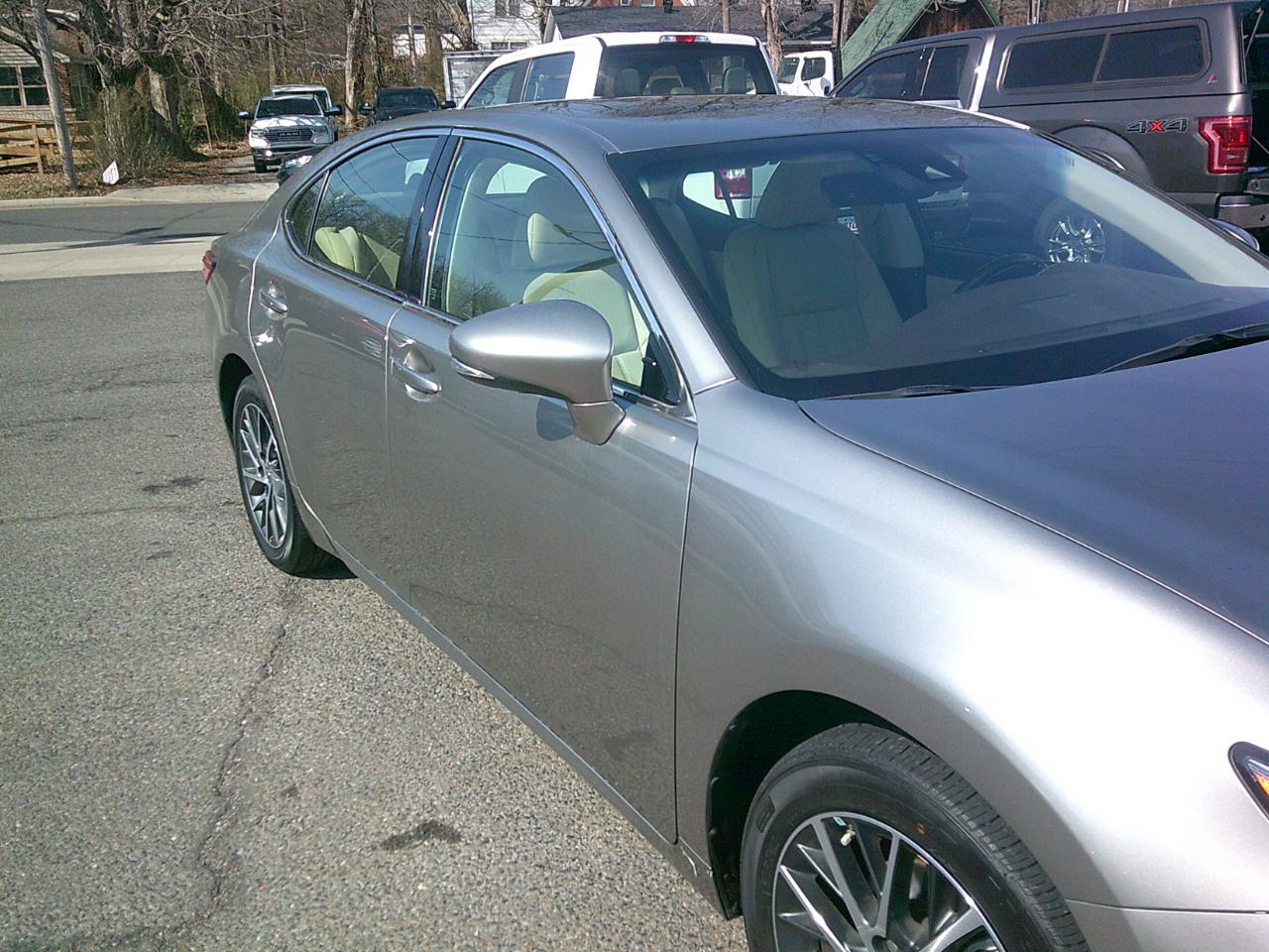 Lexus ES 350 Sedan 2017