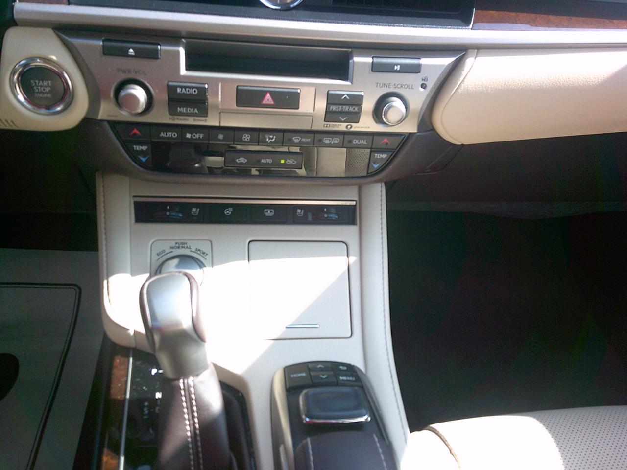 Lexus ES 350 Sedan 2017