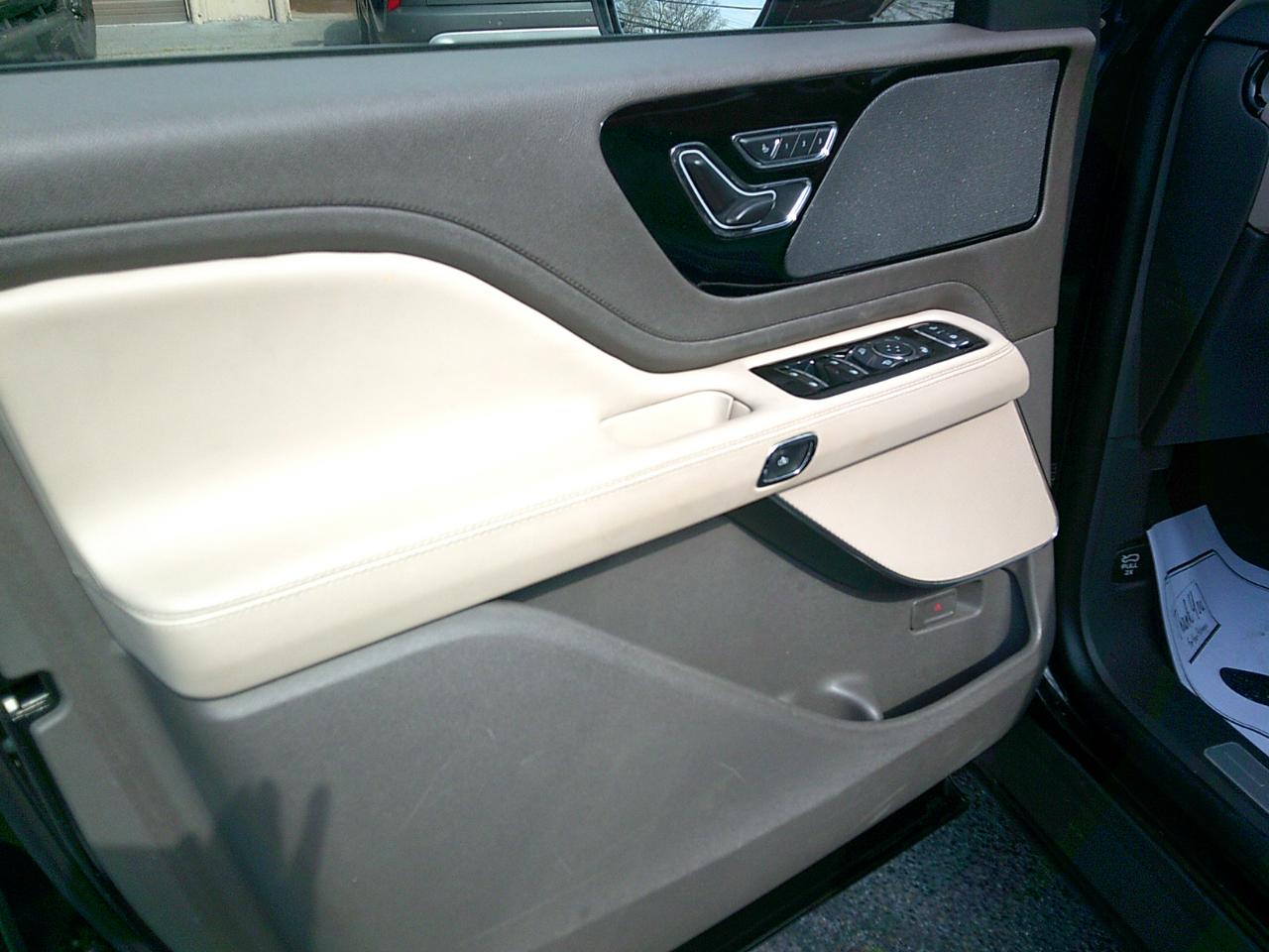 Lincoln Aviator Base 2023