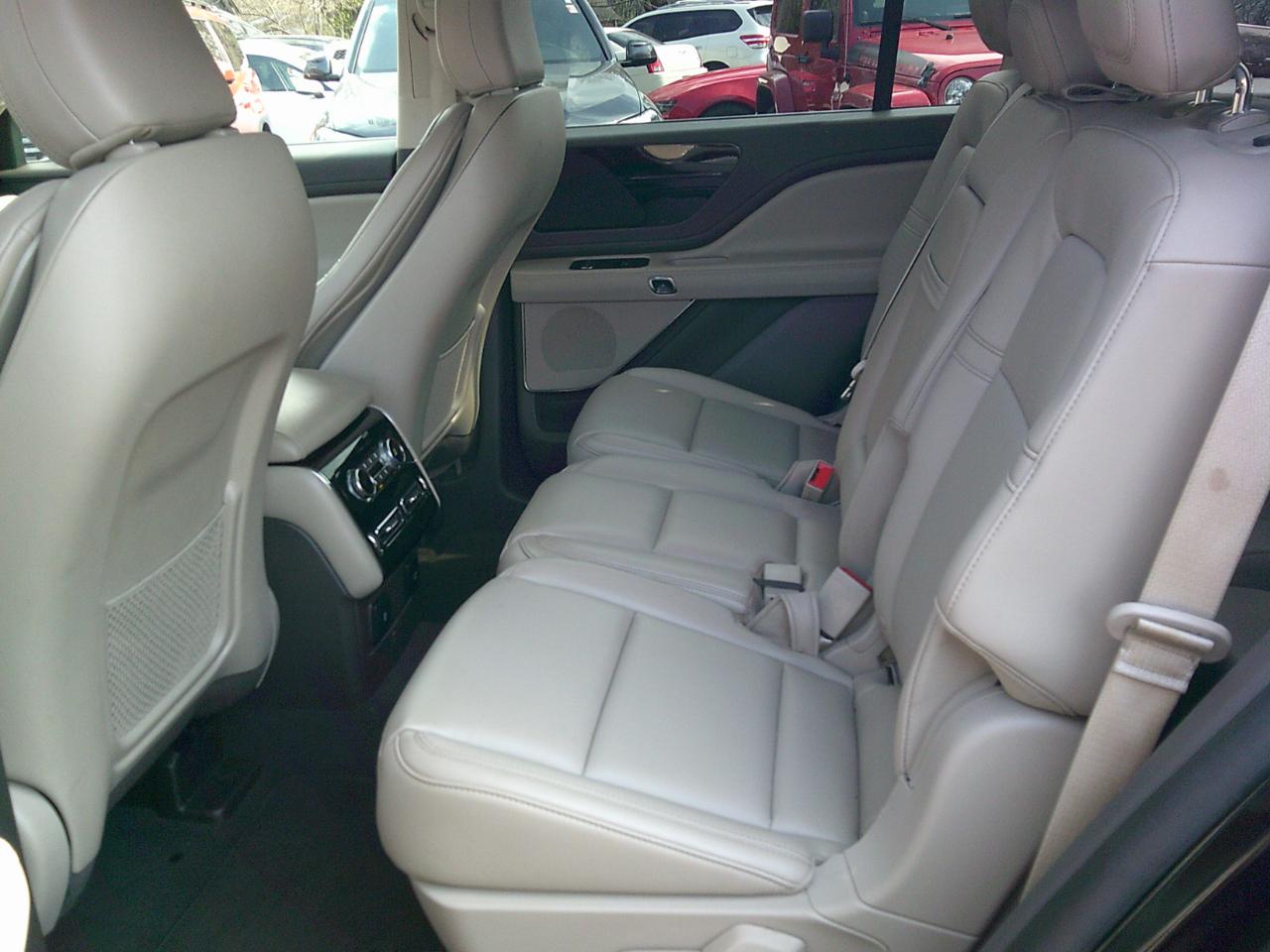 Lincoln Aviator Base 2023