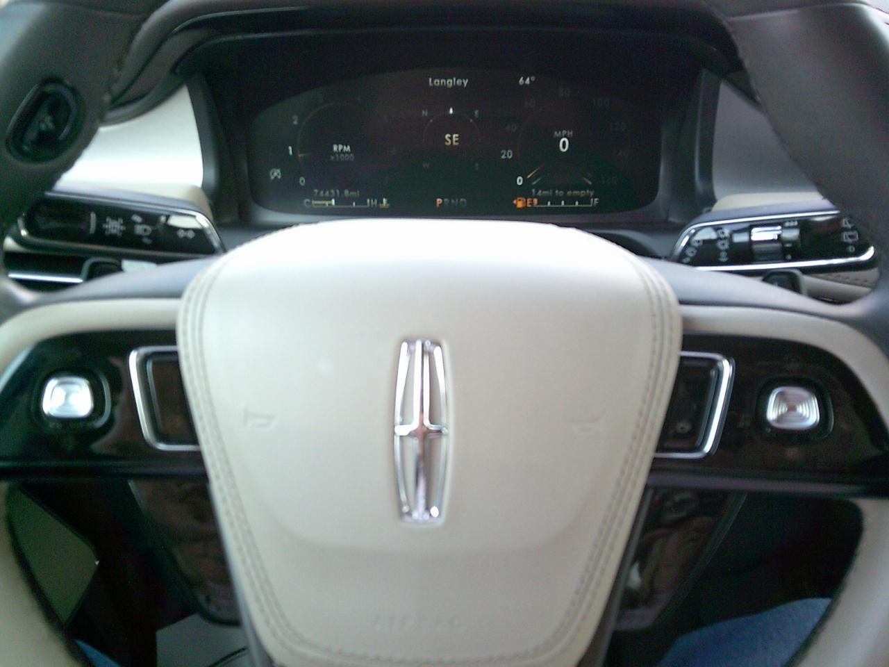 Lincoln Aviator Base 2023