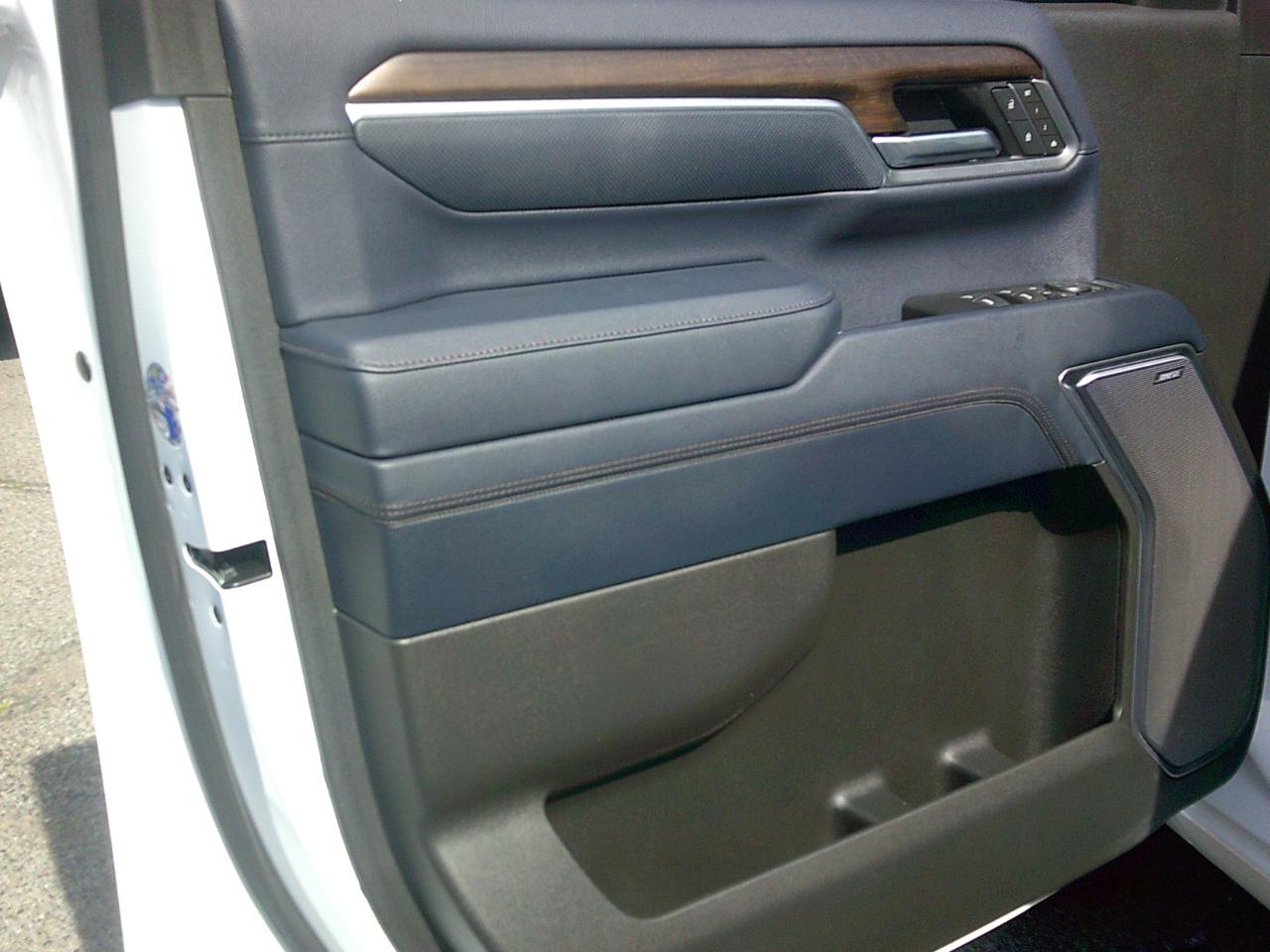 Chevrolet Silverado 3500HD High Country Crew Cab 4WD 2025