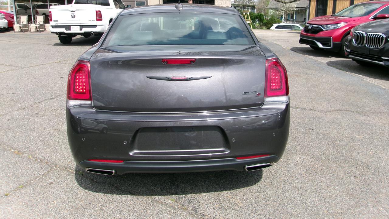 Chrysler 300 S V6 2023