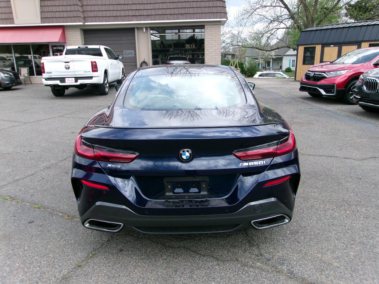 BMW 8-Series M850i xDrive Coupe 2025