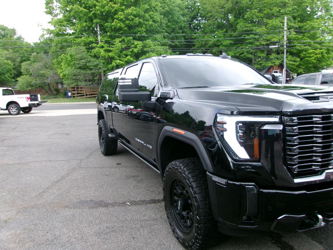 GMC Sierra 2500HD Denali Ultimate Crew Cab 4WD 2024