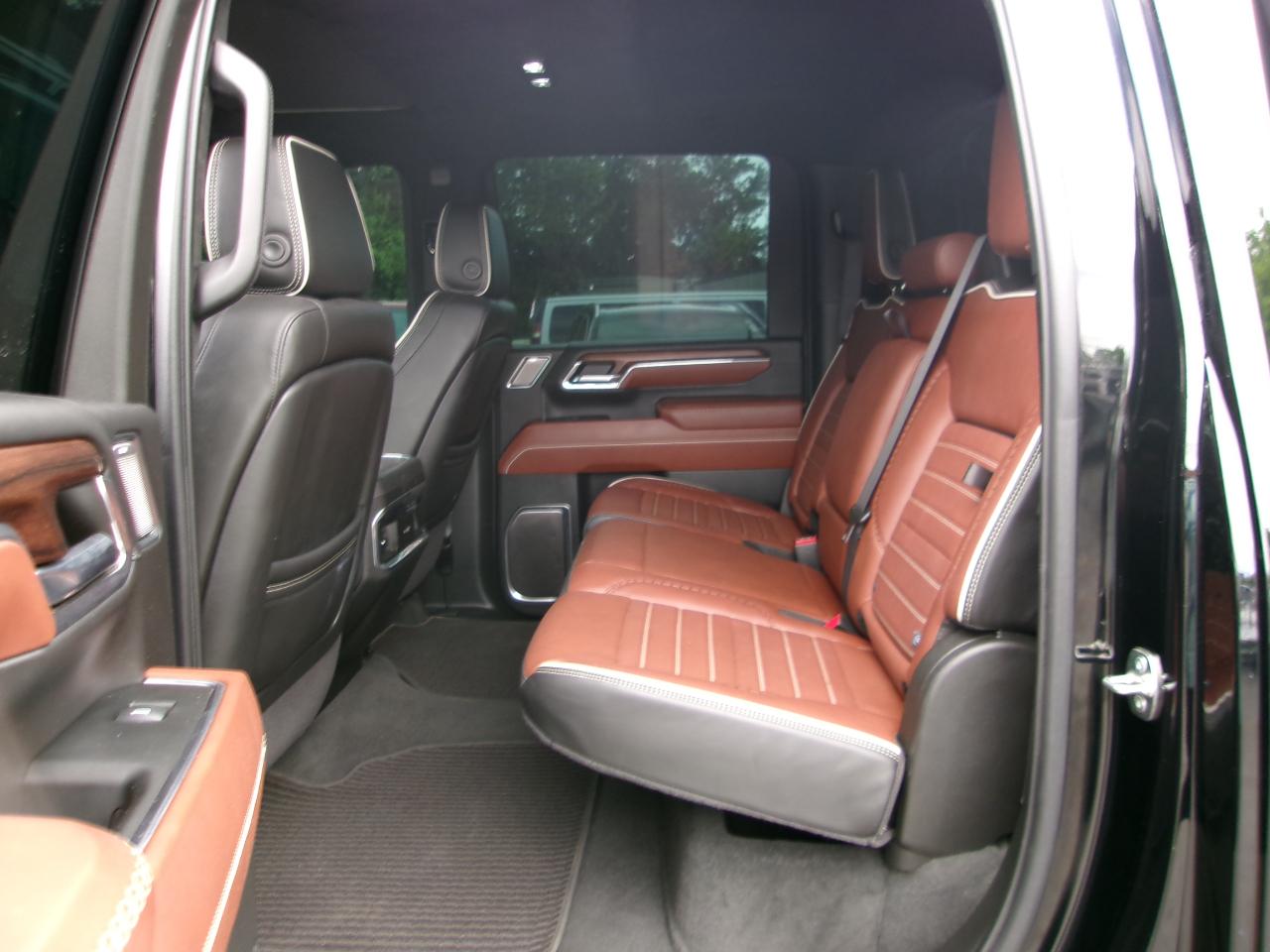 GMC Sierra 2500HD Denali Ultimate Crew Cab 4WD 2024