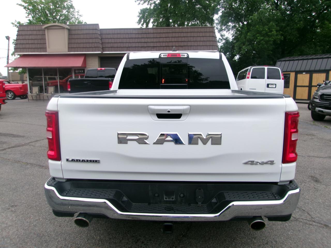 RAM 1500 Laramie Crew Cab SWB 4WD 2025