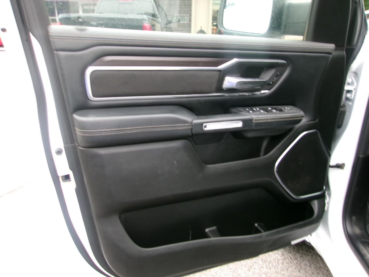 RAM 1500 Laramie Crew Cab SWB 4WD 2025