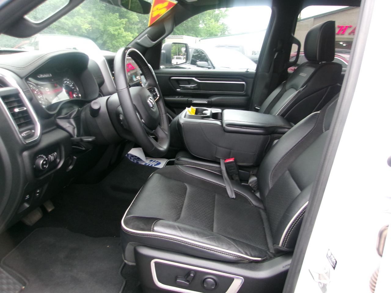 RAM 1500 Laramie Crew Cab SWB 4WD 2025