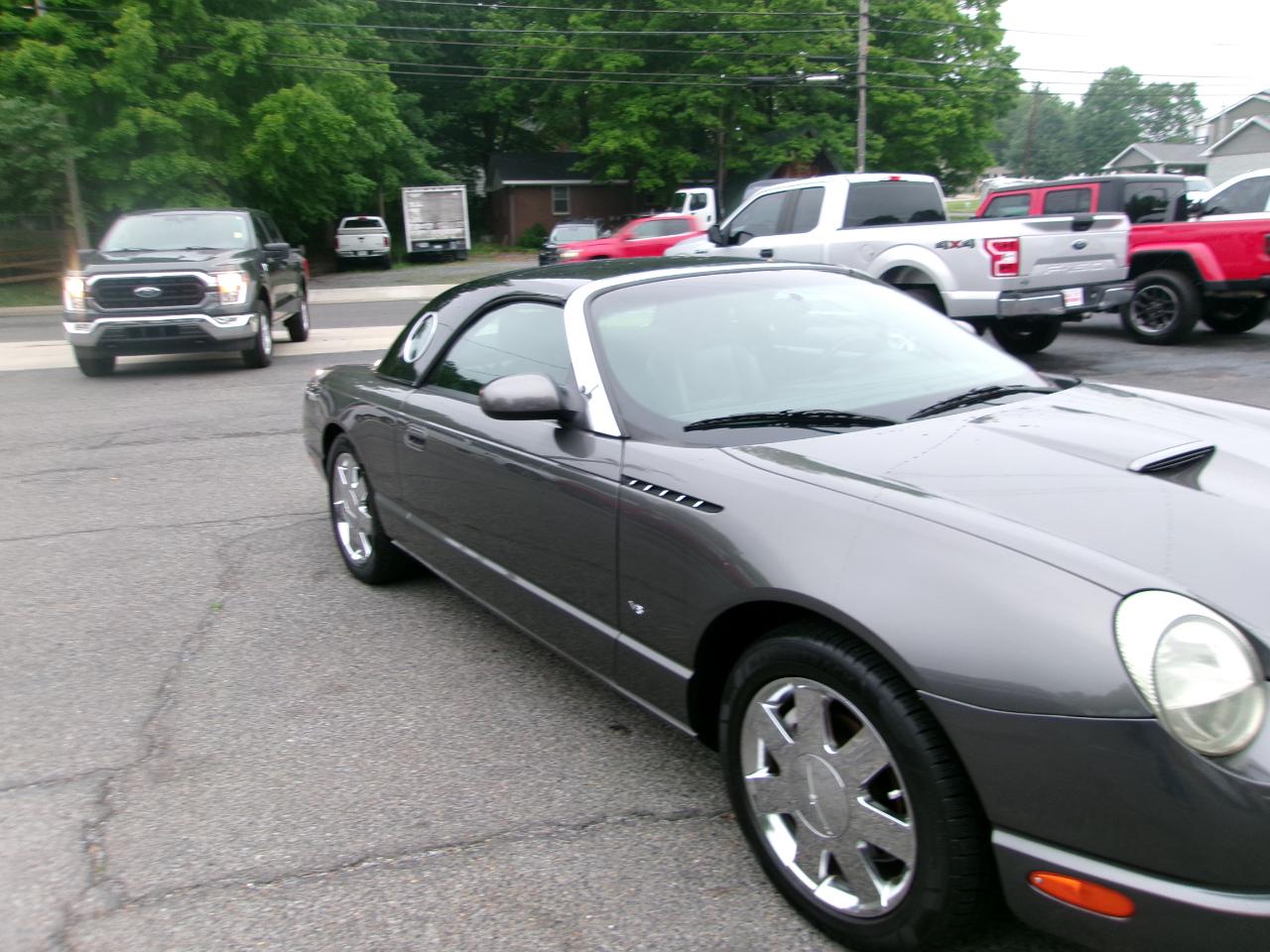 Ford Thunderbird Deluxe 2003