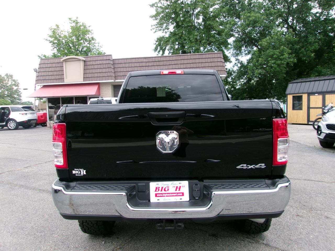 RAM 2500 Tradesman Crew Cab SWB 4WD 2022