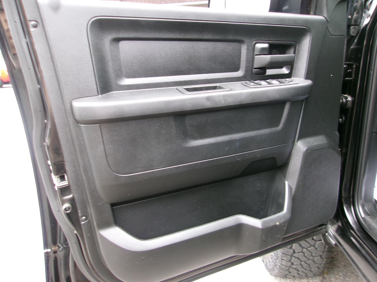 RAM 2500 Tradesman Crew Cab SWB 4WD 2022