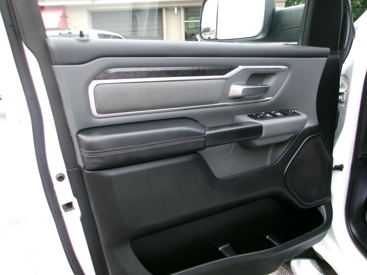RAM 1500 Big Horn Crew Cab SWB 4WD 2020