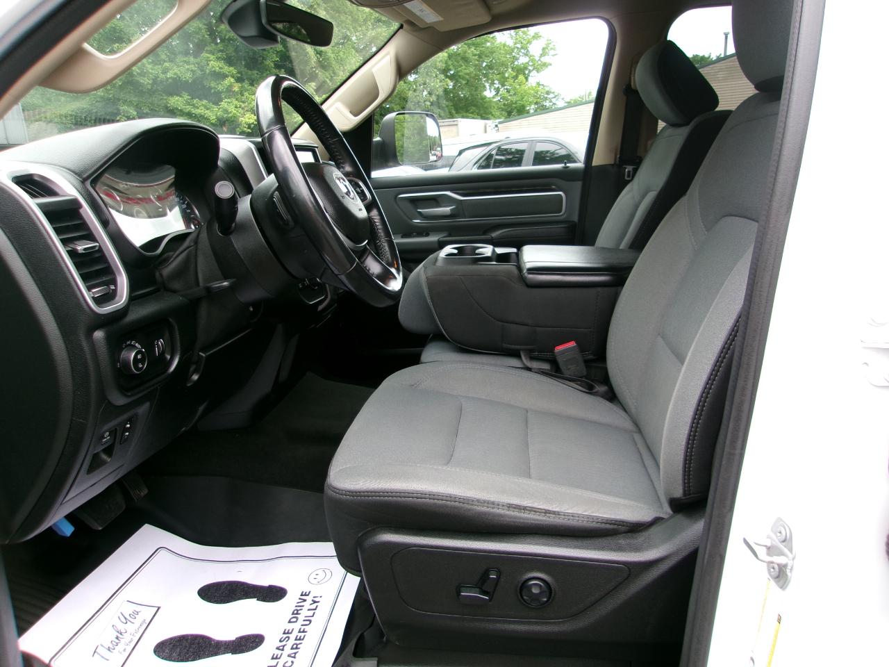 RAM 1500 Big Horn Crew Cab SWB 4WD 2020