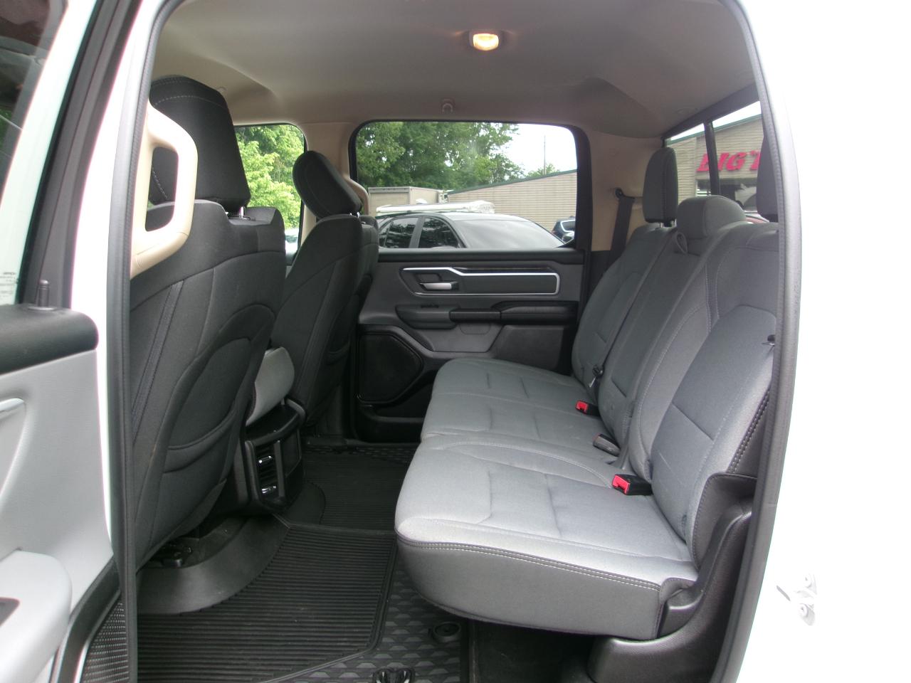 RAM 1500 Big Horn Crew Cab SWB 4WD 2020