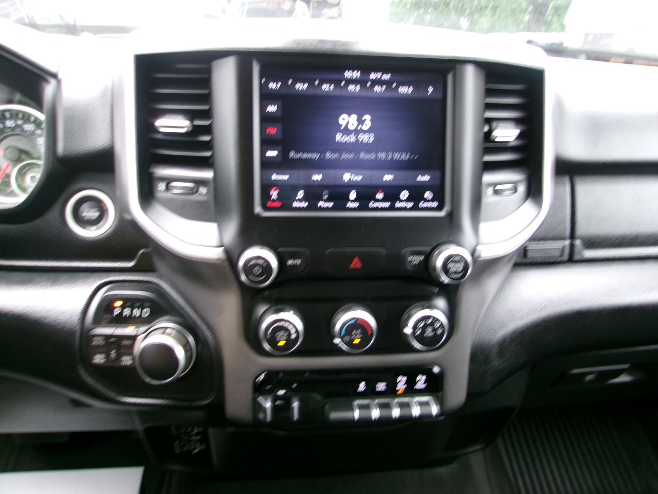 RAM 1500 Big Horn Crew Cab SWB 4WD 2020