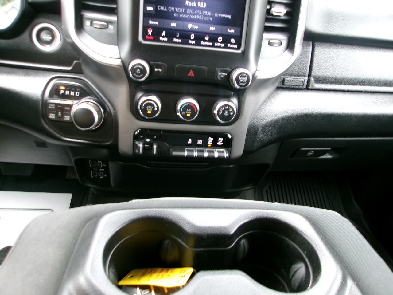 RAM 1500 Big Horn Crew Cab SWB 4WD 2020