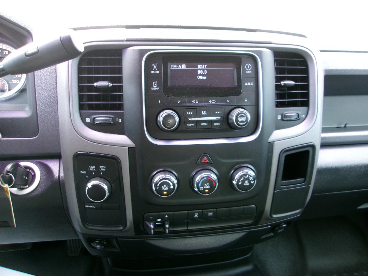 RAM 1500 Tradesman Quad Cab 4WD 2014