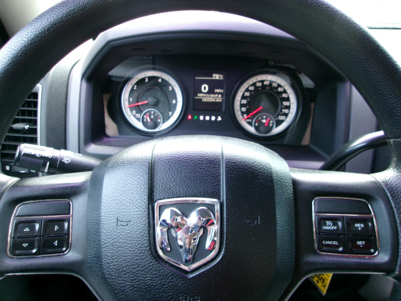 RAM 1500 Tradesman Quad Cab 4WD 2014