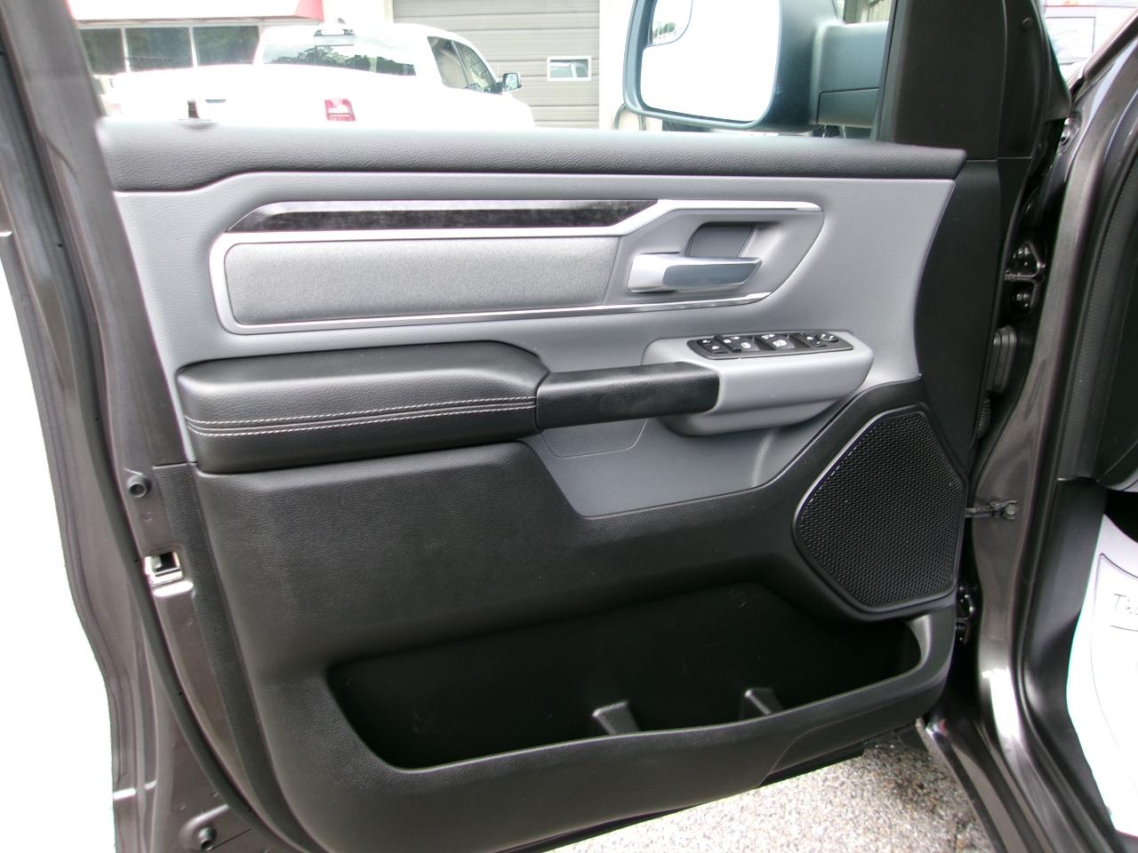 RAM 1500 Big Horn Crew Cab SWB 4WD 2023
