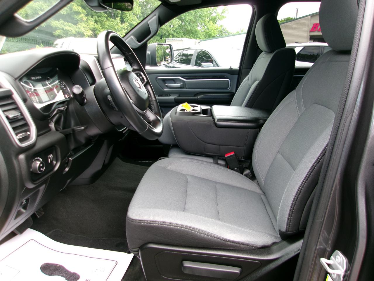 RAM 1500 Big Horn Crew Cab SWB 4WD 2023