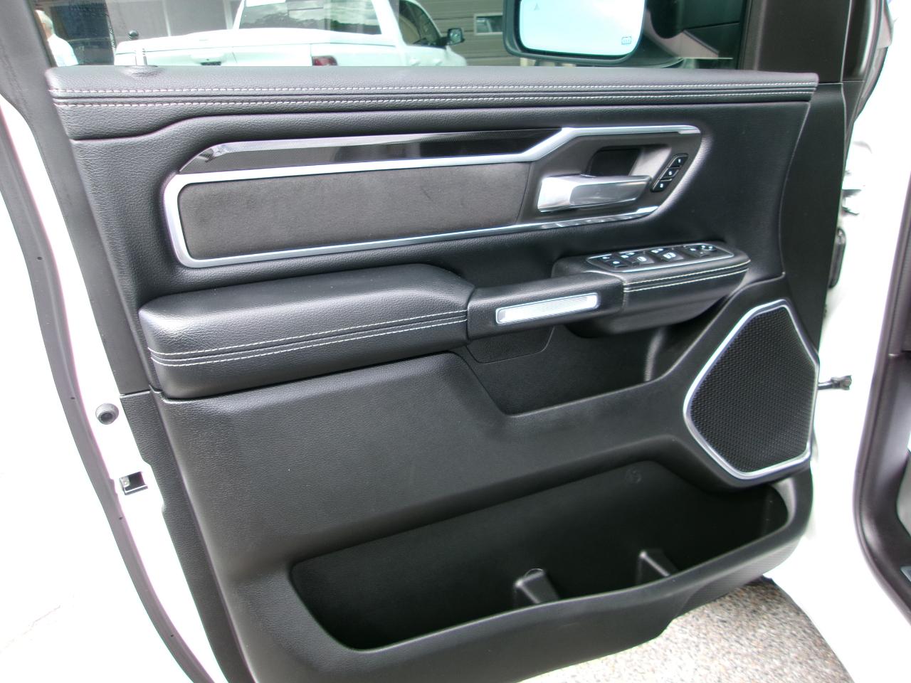 RAM 1500 Laramie Crew Cab SWB 4WD 2019