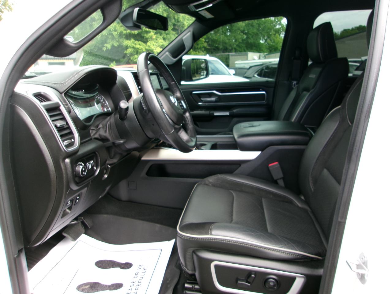 RAM 1500 Laramie Crew Cab SWB 4WD 2019
