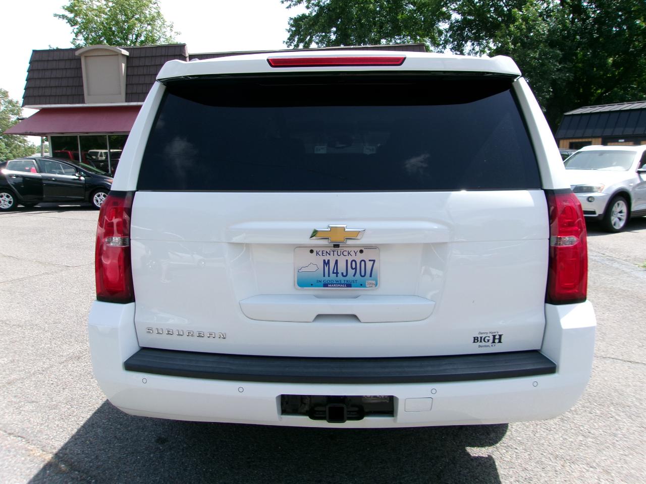 Chevrolet Suburban LT 4WD 2017