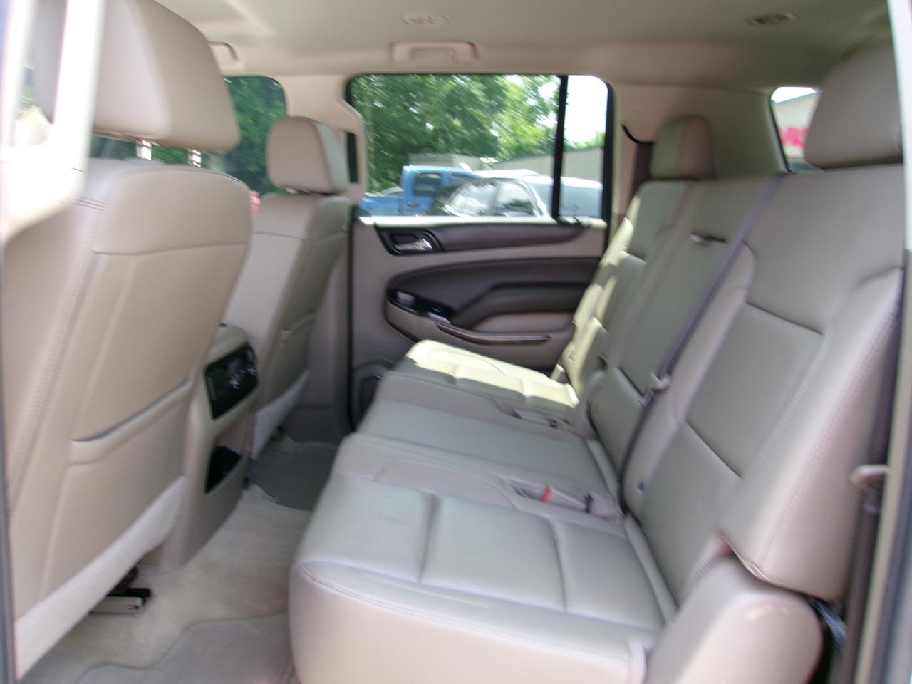 Chevrolet Suburban LT 4WD 2017