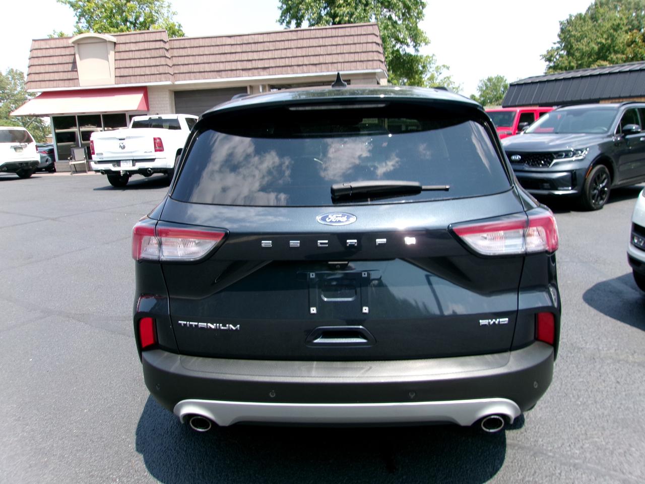 Ford Escape Titanium 4WD 2022