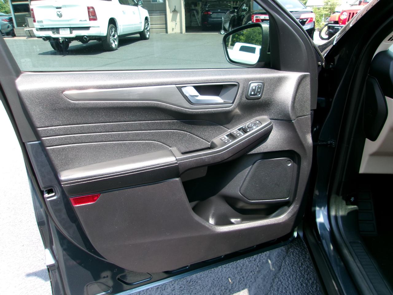 Ford Escape Titanium 4WD 2022