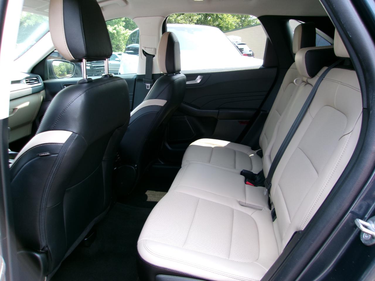Ford Escape Titanium 4WD 2022