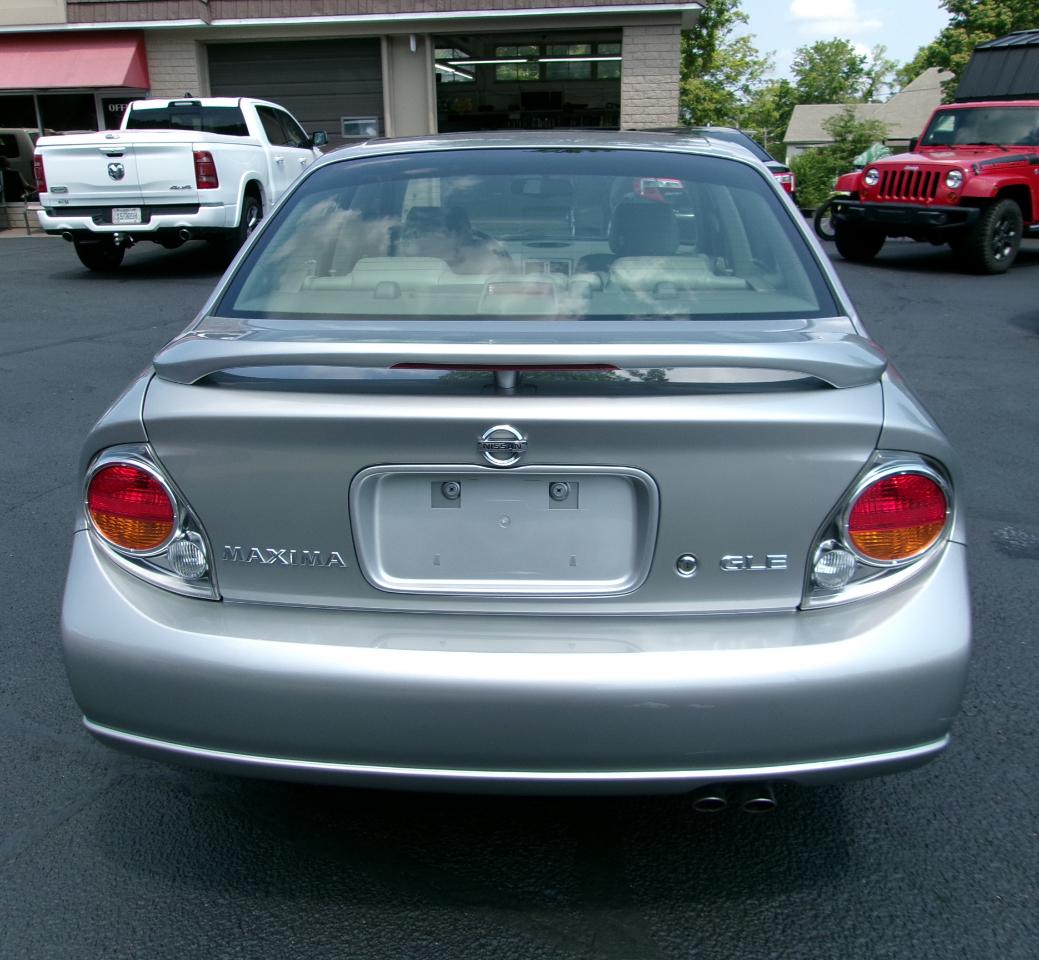Nissan Maxima GLE 2003