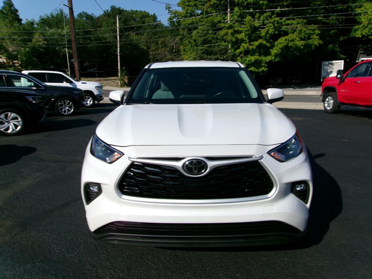 Toyota Highlander LE FWD V6 2022
