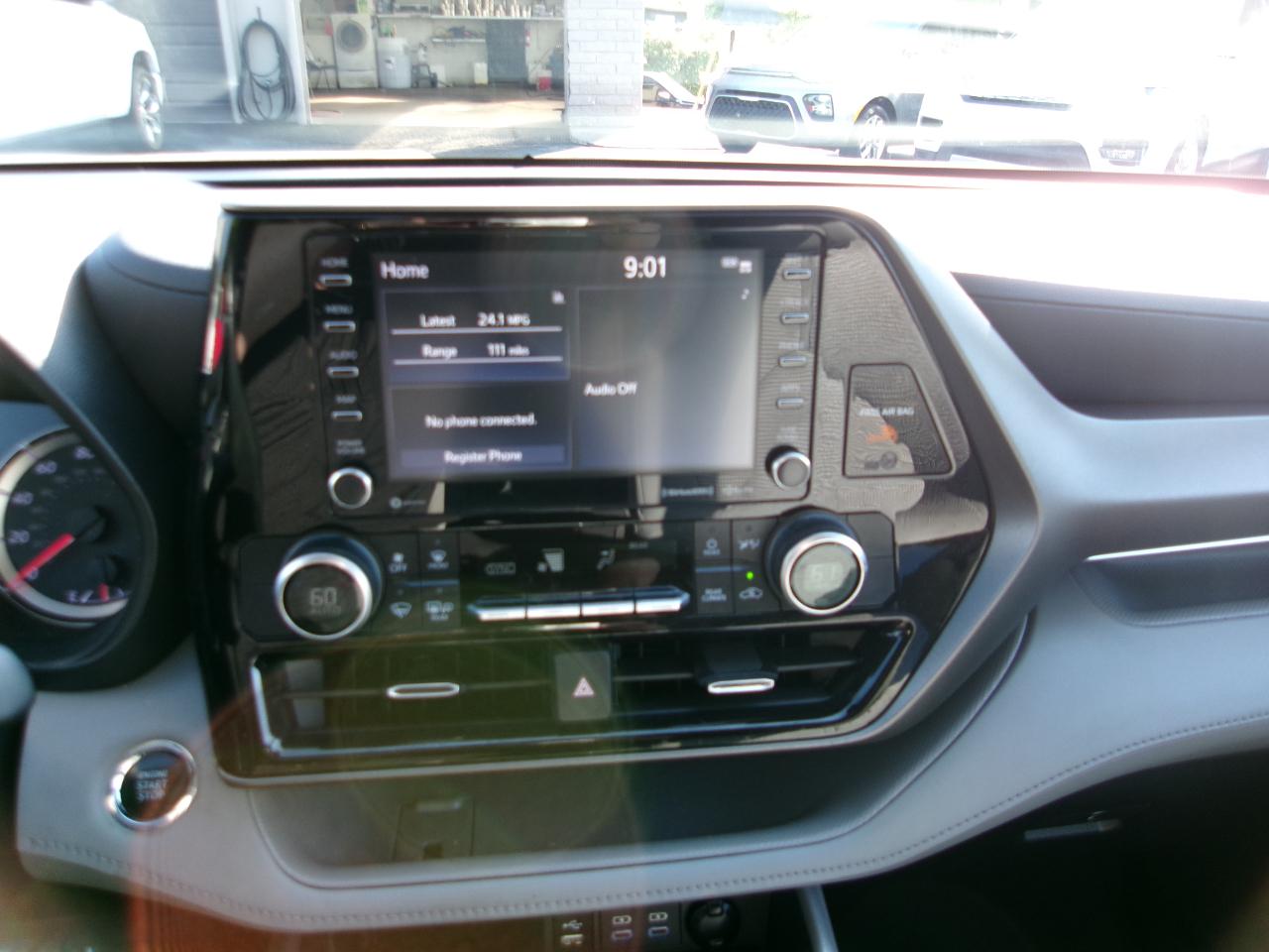 Toyota Highlander LE FWD V6 2022