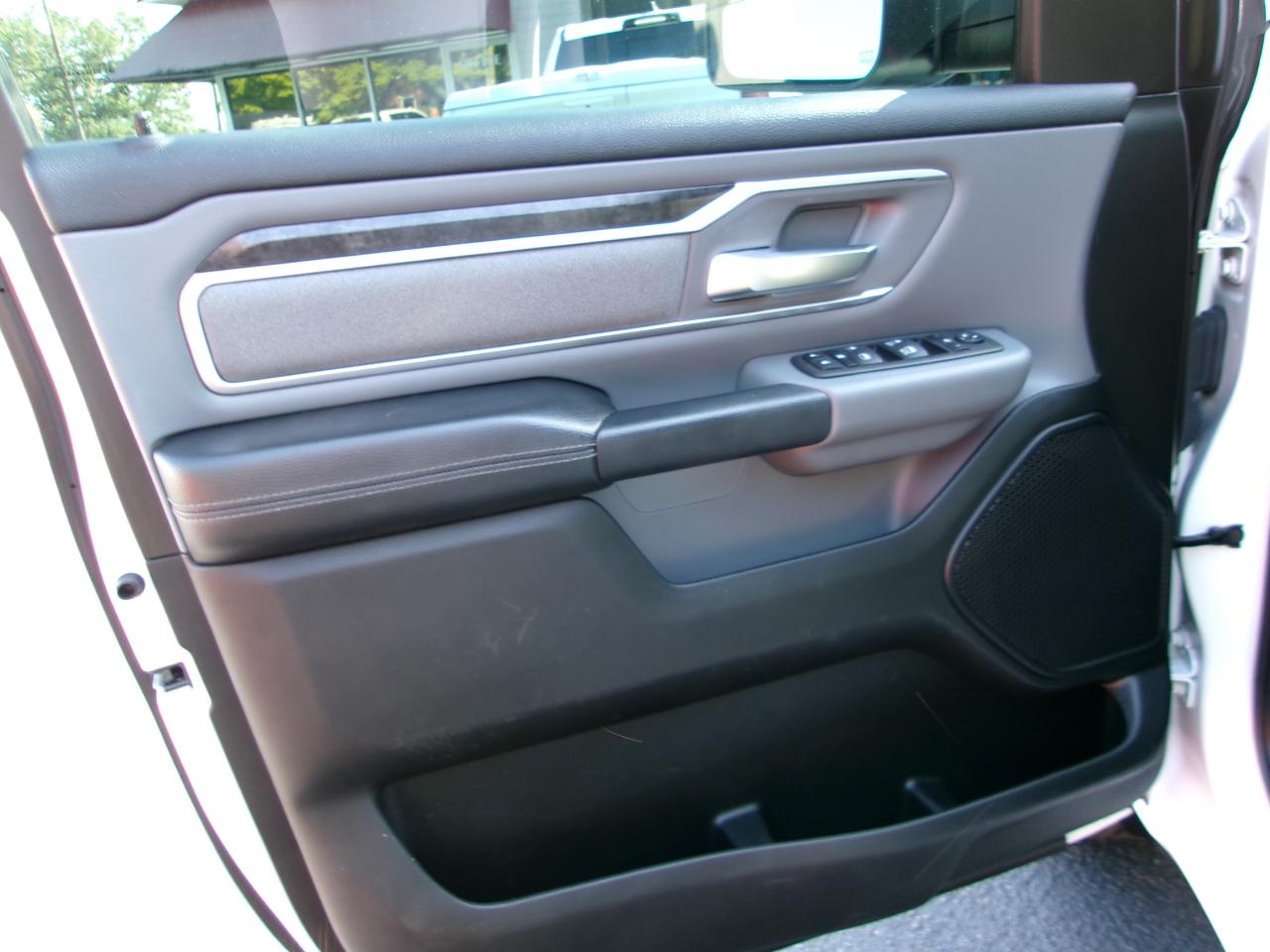RAM 1500 Big Horn Crew Cab SWB 4WD 2023