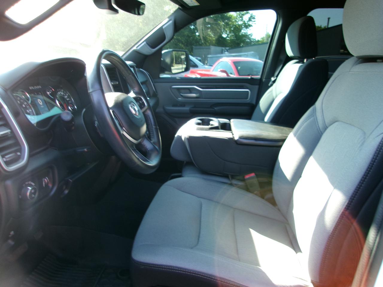 RAM 1500 Big Horn Crew Cab SWB 4WD 2023