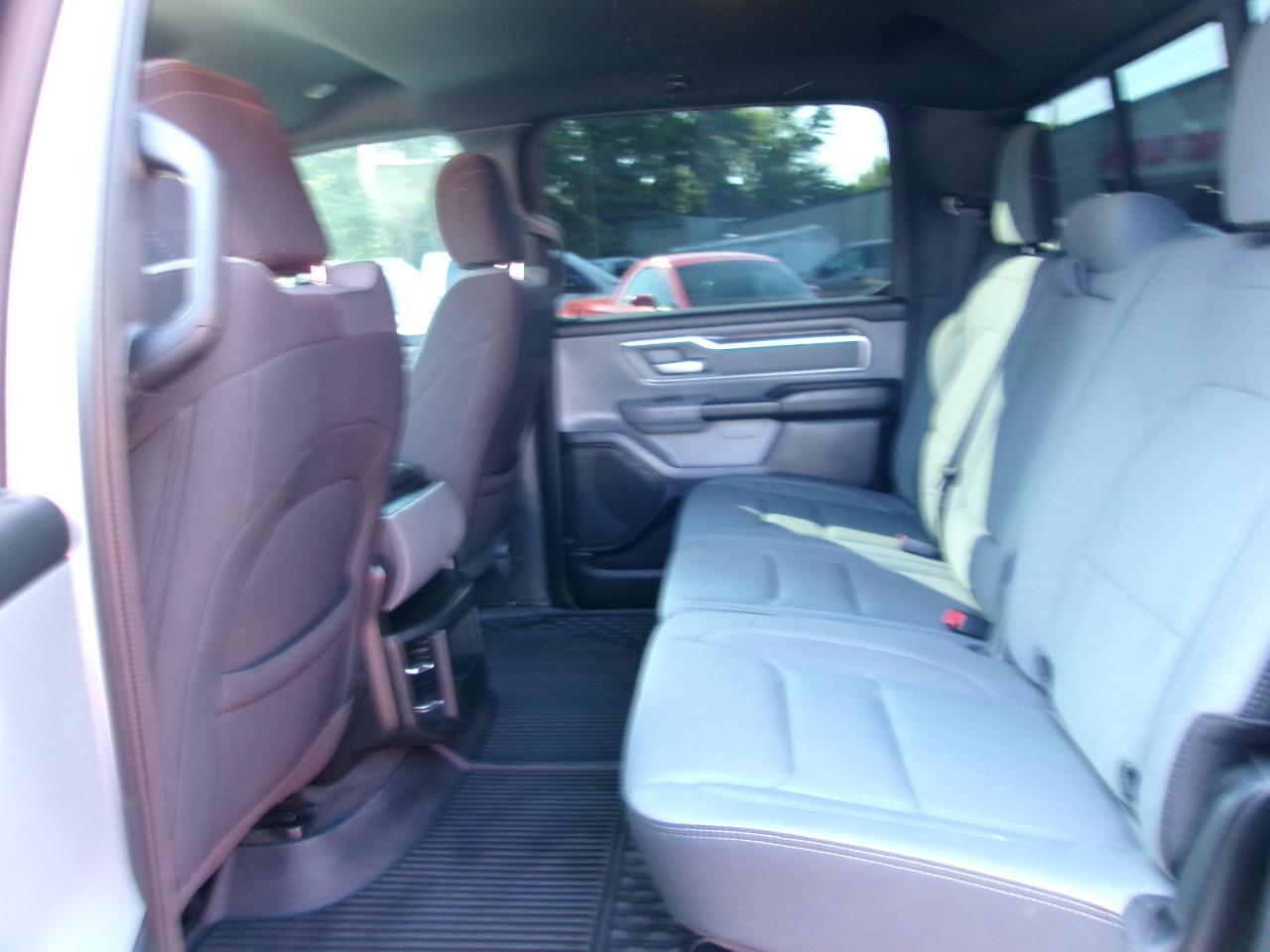 RAM 1500 Big Horn Crew Cab SWB 4WD 2023