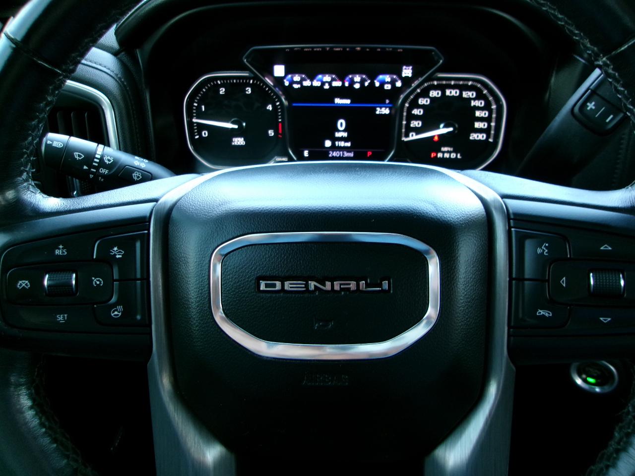 GMC Sierra 2500HD Denali Crew Cab 4WD SB 2022