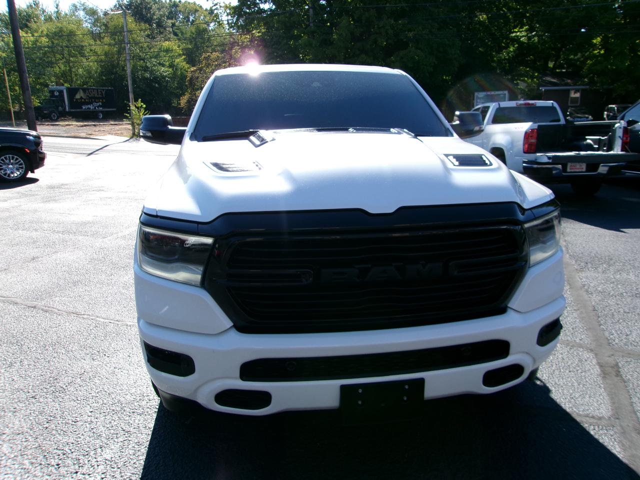RAM 1500 Laramie Crew Cab SWB 4WD 2024